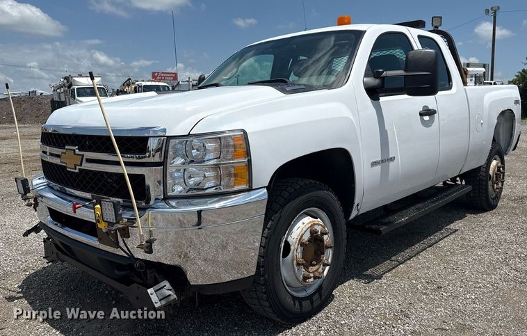2013 Chevrolet Silverado 2500HD Ext. Cab pickup truck - EG5984