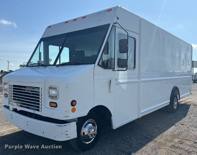 2010 Ford E450 delivery truck - EG5994