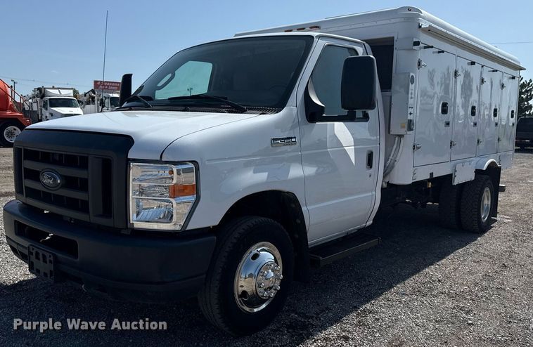2018 Ford E450 Super Duty  refrigerated truck - EG6012