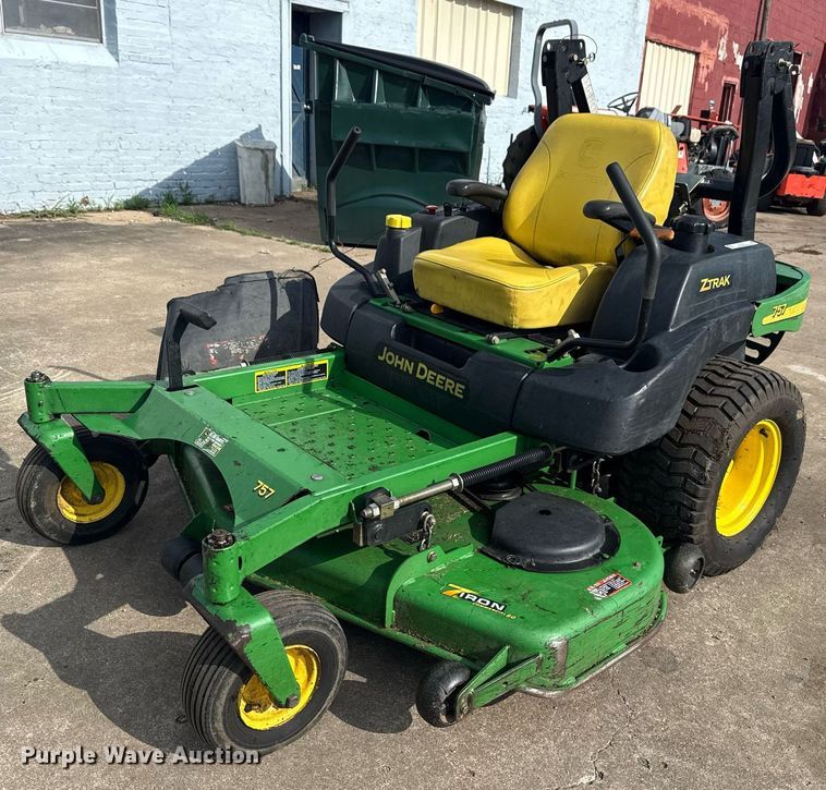 John Deere 757 ZTR lawn mower - EG8141