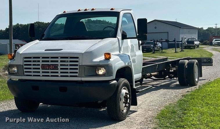 2007 GMC C5500 truck cab and chassis - EK8341