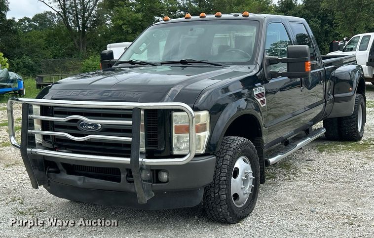 2009 Ford F350 Super Duty Crew Cab pickup truck - EK8370