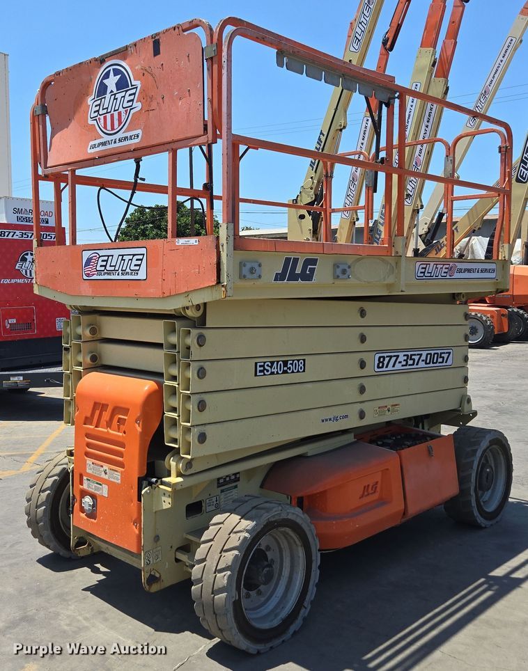 2010 JLG 4069 scissor lift - EL6061