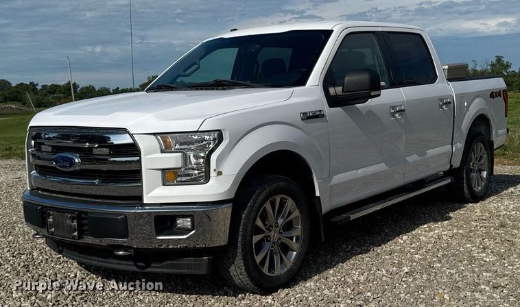 2017 Ford F150 XLT Crew Cab pickup truck - EM2122