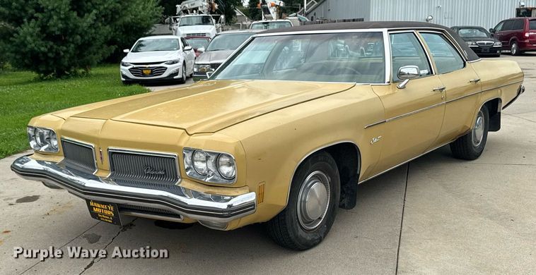 1973 Oldsmobile Delta 88  - EM2124