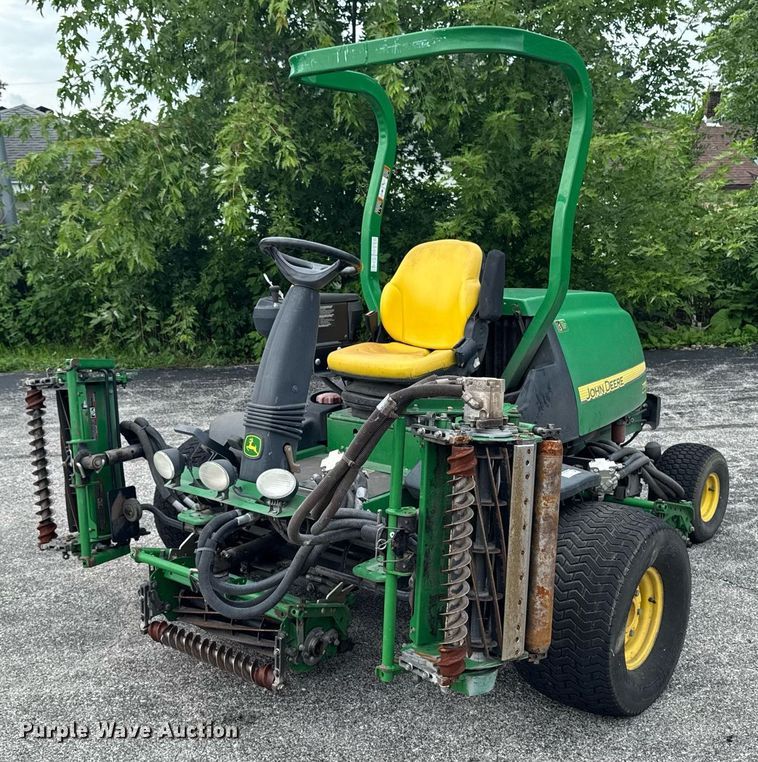 John Deere 7700 Precision Cut reel mower - EM2144