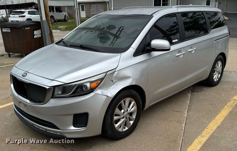 2015 Kia Sedona LX van - EM2166