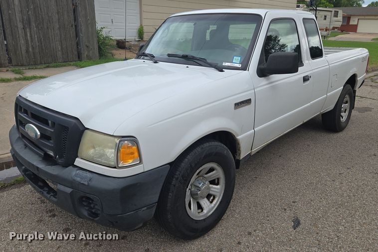 2008 Ford Ranger SuperCab pickup truck - EN8293