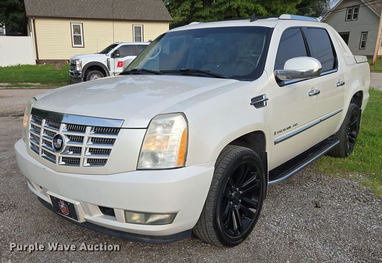 2007 Cadillac Escalade EXT Crew Cab pickup truck - EO1524