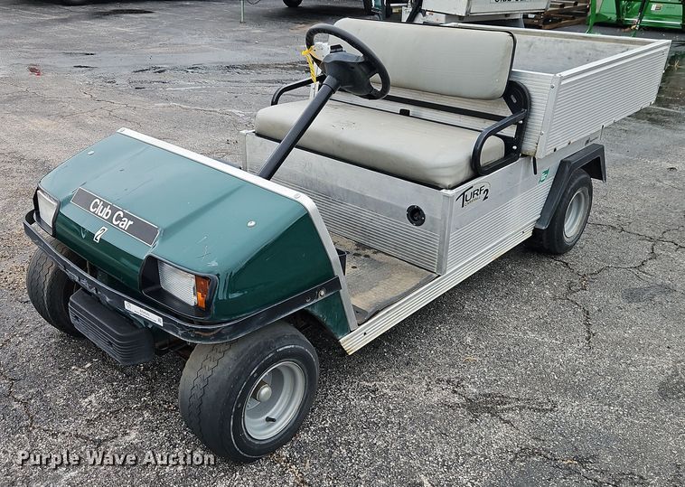 2013 Club Car Turf 2 Plus golf cart - EO4542