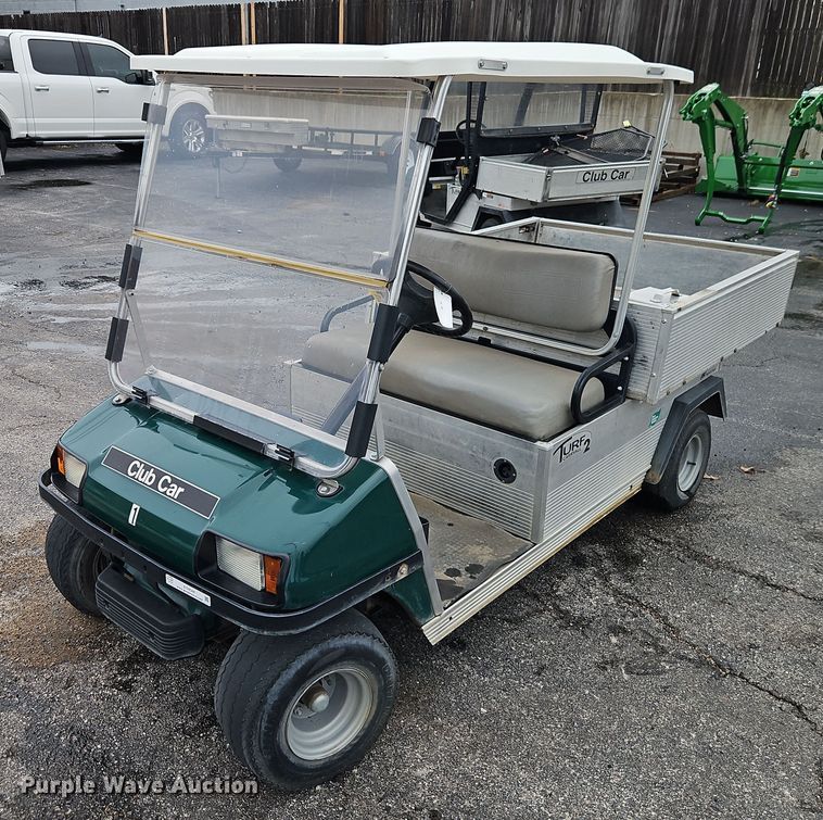 2013 Club Car Turf 2 Plus golf cart - EO4544