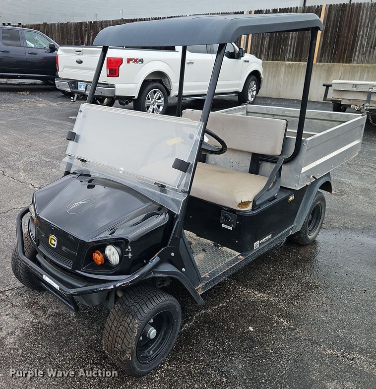 Cushman Hauler Pro golf cart - EO4546