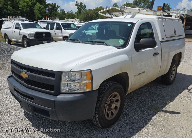 2012 Chevrolet Silverado 1500 utility bed pickup truck - EQ2604
