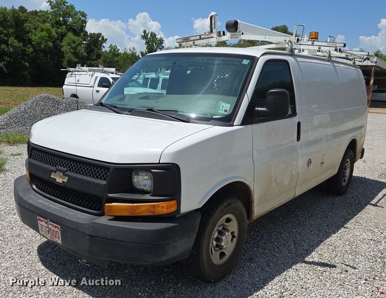 2015 Chevrolet Express 2500 van - EQ2607