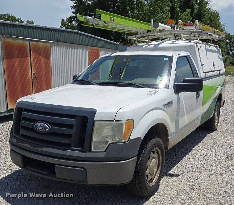 2010 Ford F150 pickup truck - EQ2608