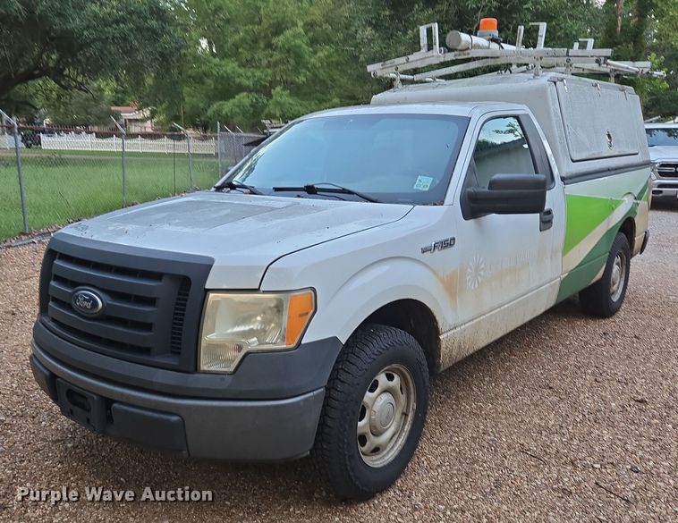 2010 Ford F150 pickup truck - EQ4062