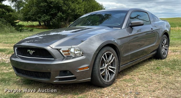 2013 Ford Mustang  - ET8010