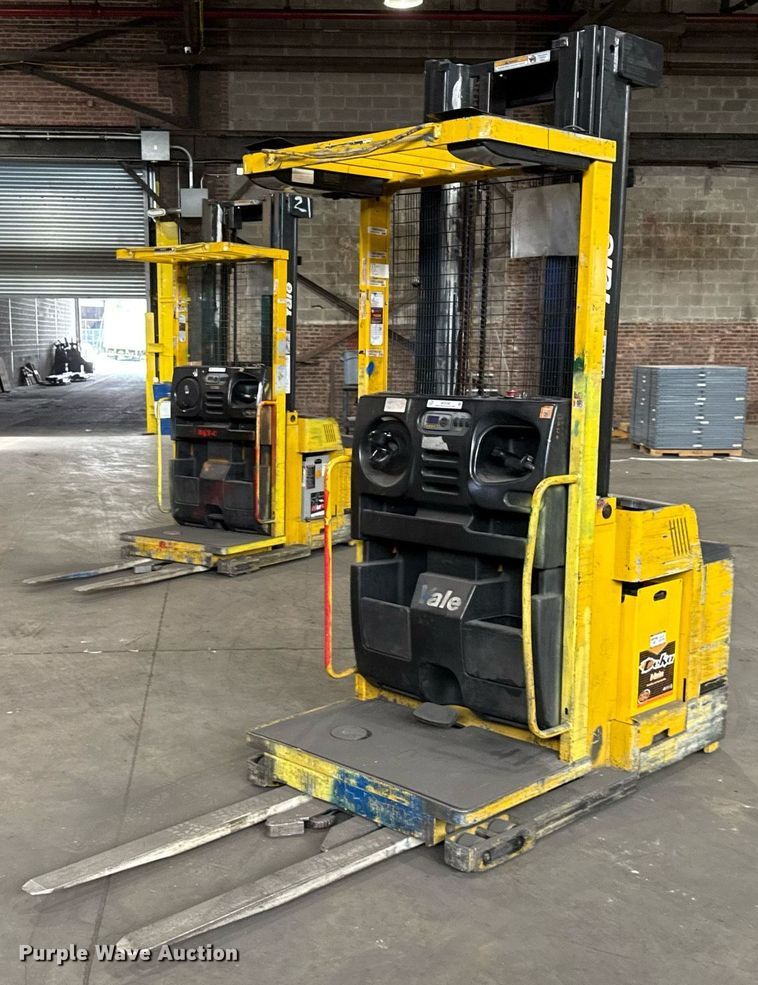 2017 Yale OS030 order picker - MZ9396