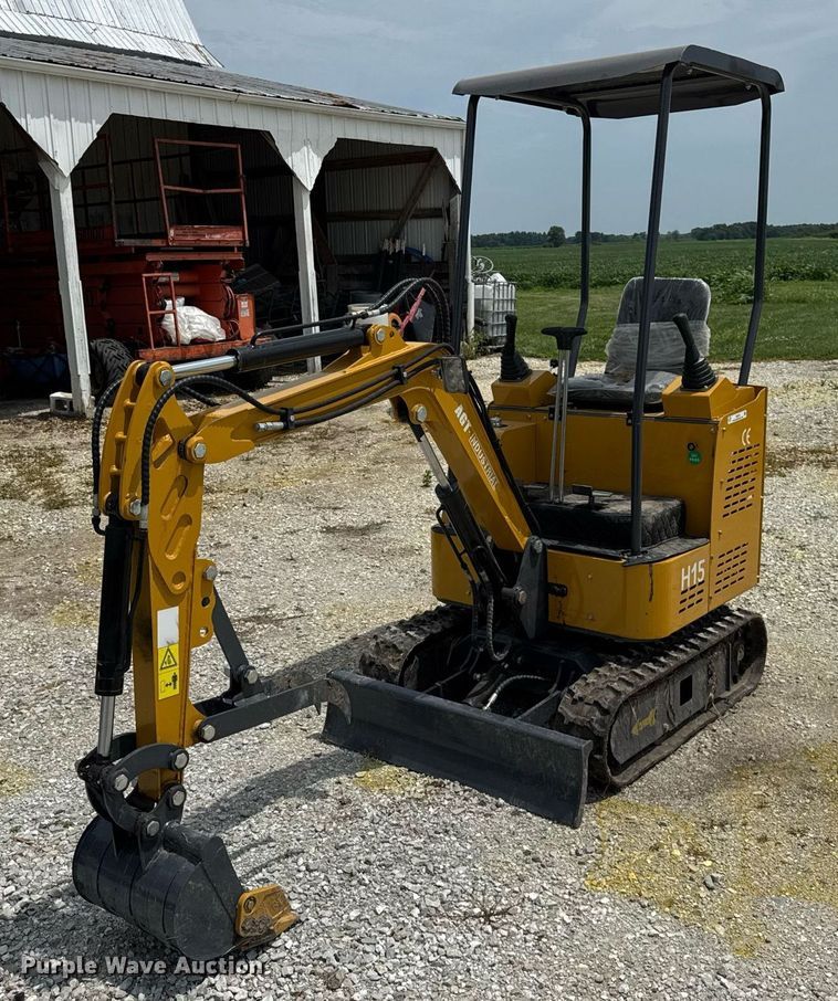 2023 AGT H15 mini excavator - DI9819