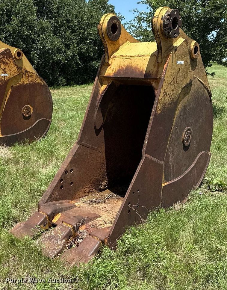 Central Fabricators 365 excavator bucket - DX5648