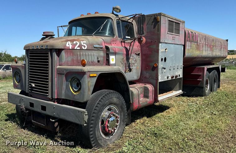 1973 Dodge tank truck - DZ8640