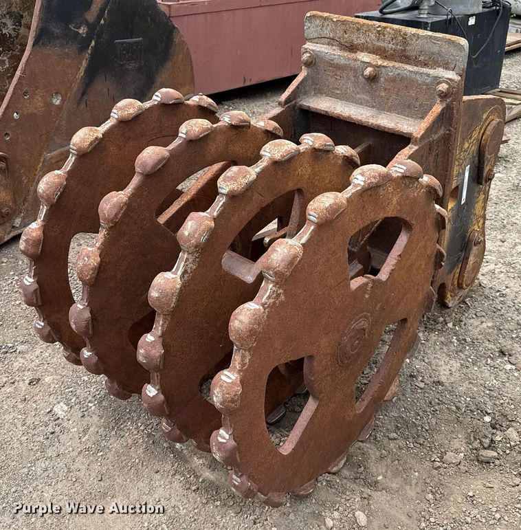 Rockland 33" W compaction wheel  - DZ8683