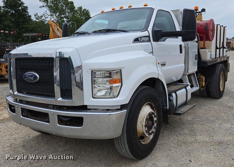 2016 Ford F650 vacuum truck - EC4312