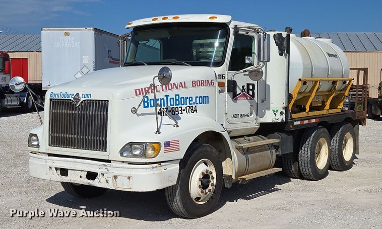 2007 International 9400i SBA flatbed truck with mud mixing system - ED2142