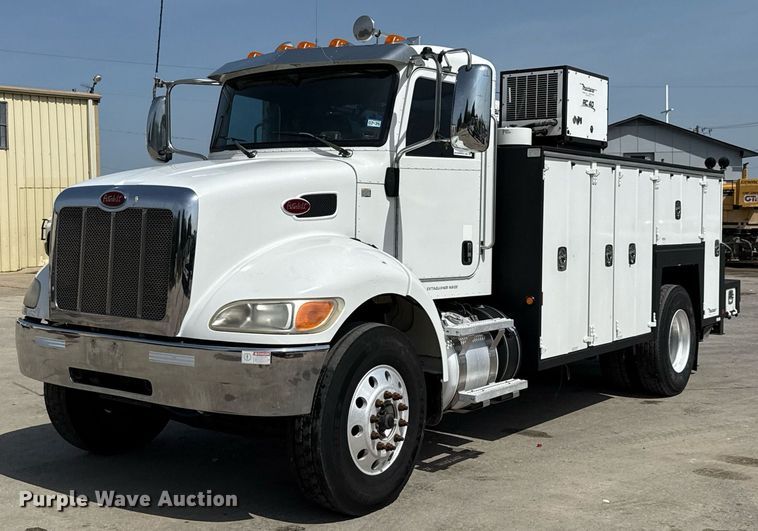 2016 Peterbilt 337 crane truck - ED5799