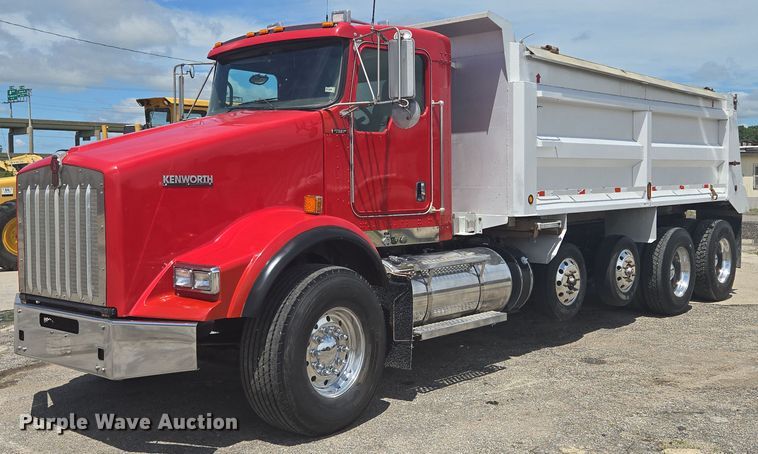 2012 Kenworth T800 dump truck - EF1659