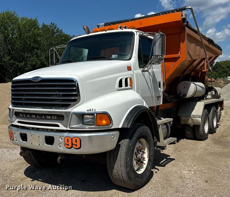 2006 Sterling L9500 conveyor truck - EF2102