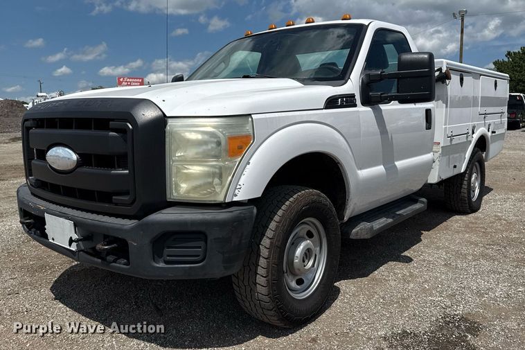 2011 Ford F350 Super Duty utility bed pickup truck - EG5965