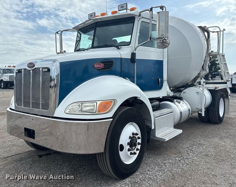 2010 Peterbilt 335 ready mix truck - EG5970
