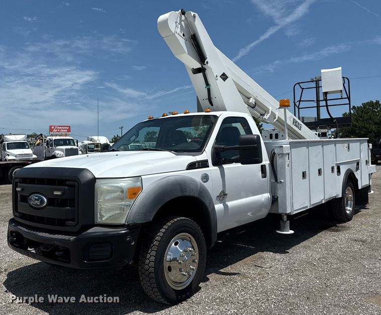 2011 Ford F550 Super Duty bucket truck - EG6016