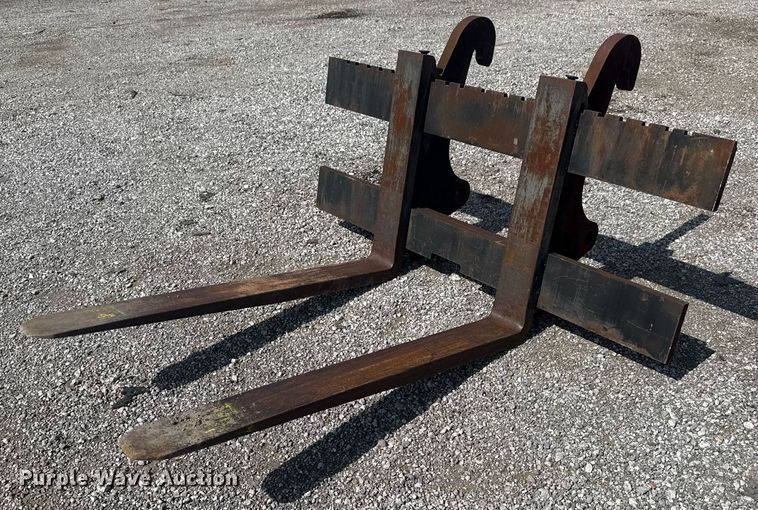 48" L wheel loader forks - EG8134