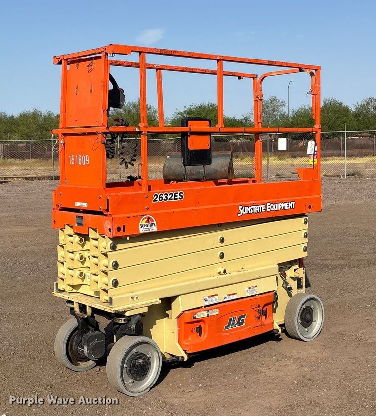 2016 JLG 2632 ES scissor lift - EL6063