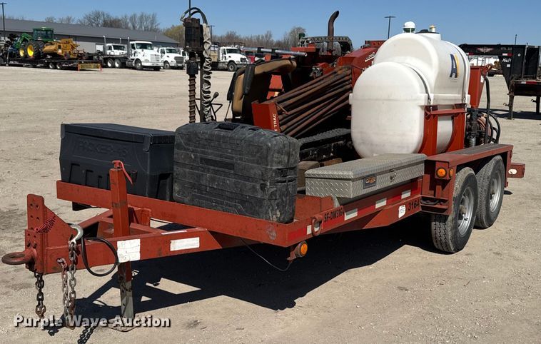 2004 Ditch Witch JT520 directional boring unit - EM3782