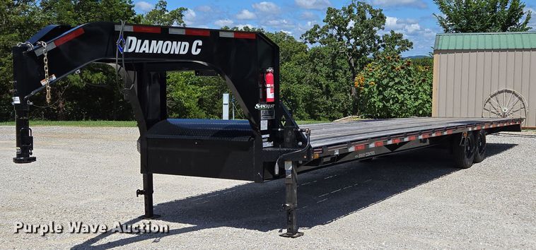 2023 Diamond C equipment trailer - EN2013