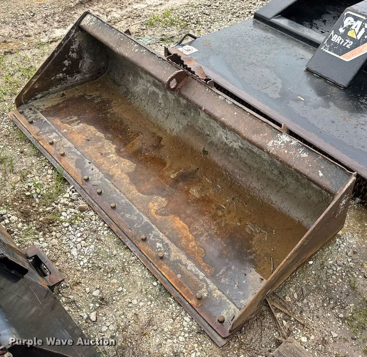 Caterpillar skid steer bucket - EN4670