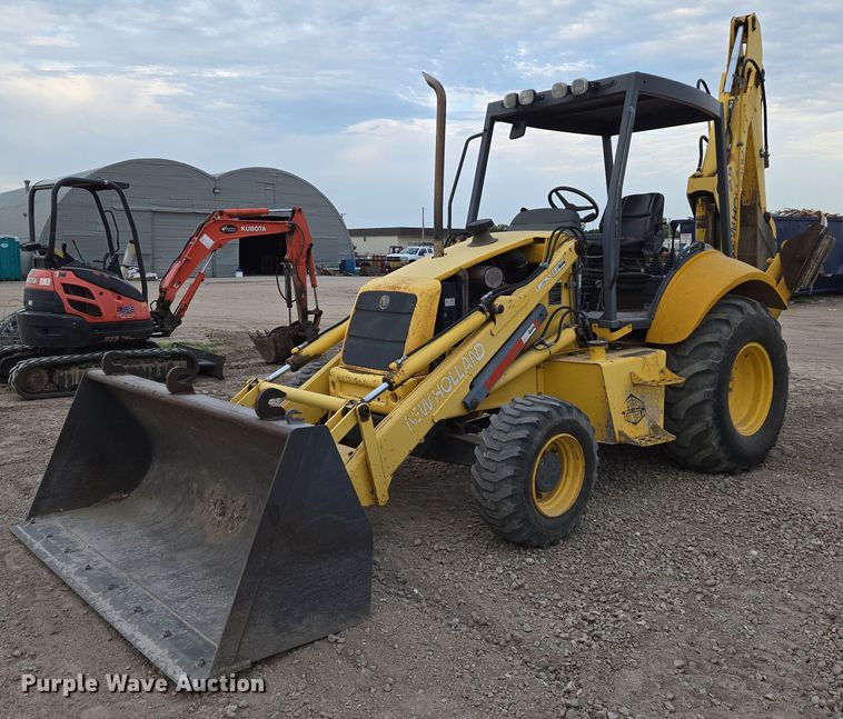 2002 New Holland LB75B backhoe - EN8260