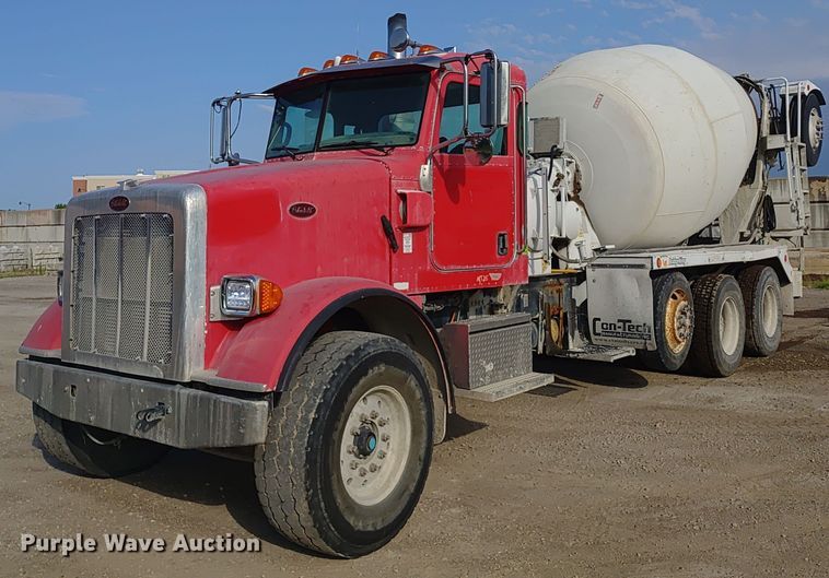 2010 Peterbilt 365 ready mix truck - ER2153
