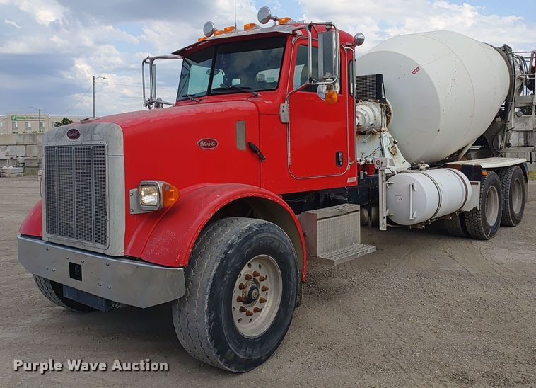 2004 Peterbilt 357 ready mix truck - ER2156