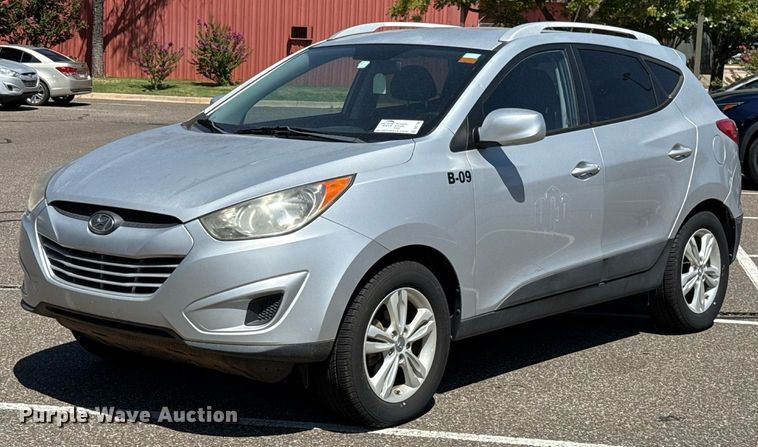 2011 Hyundai Tucson SUV - DO7186