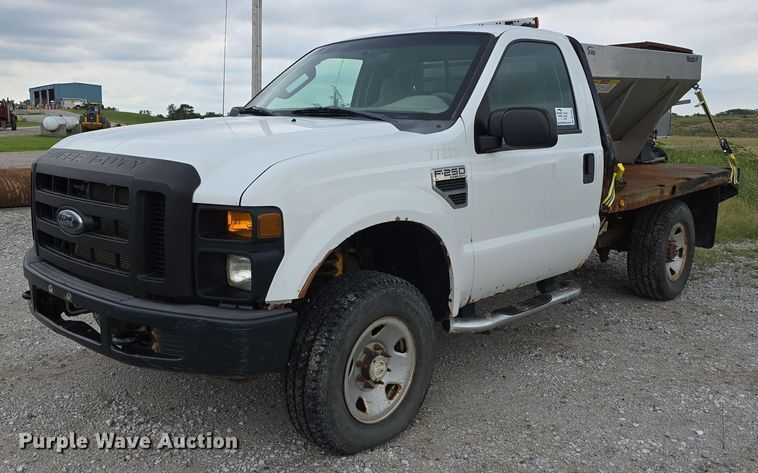 2008 Ford F250 XL Super Duty flatbed pickup truck - DR3905