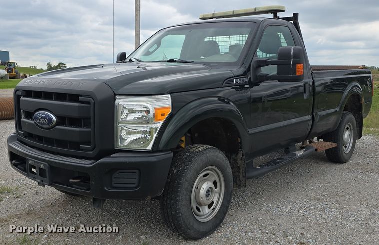 2015 Ford F250 XL Super Duty pickup truck - DR3908