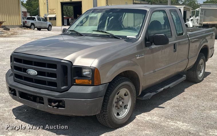 2007 Ford F250 Super Duty SuperCab pickup truck - DU9352
