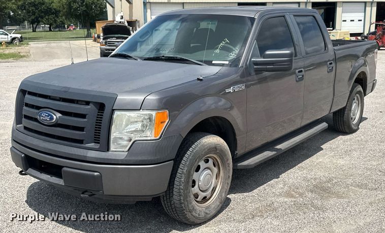 2011 Ford F150 XL SuperCrew pickup truck - DU9374