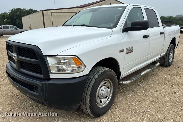 2015 Dodge Ram 2500 Crew Cab pickup truck - DW3379