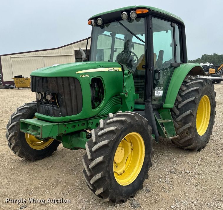 2009 John Deere 6430 Premium MFWD tractor - DW3380