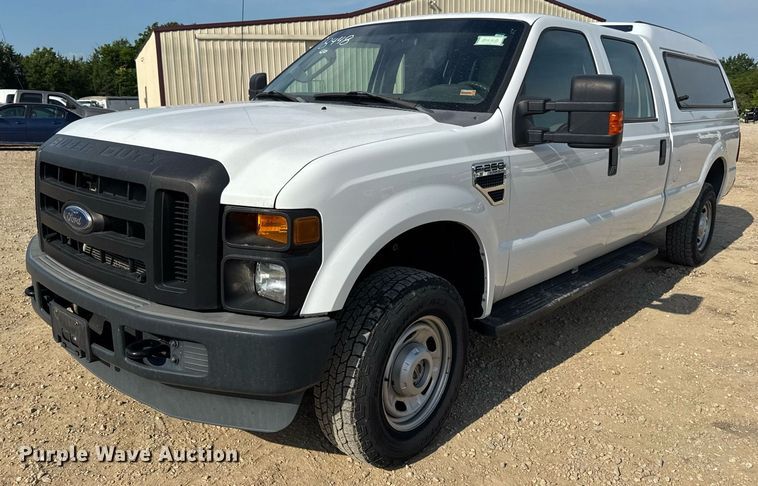 2010 Ford F250 Super Duty XL Crew Cab pickup truck - DW3399